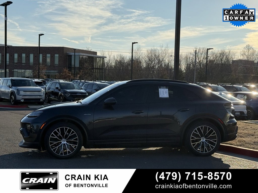 Used 2024 Porsche Macan 4 Electric image 4