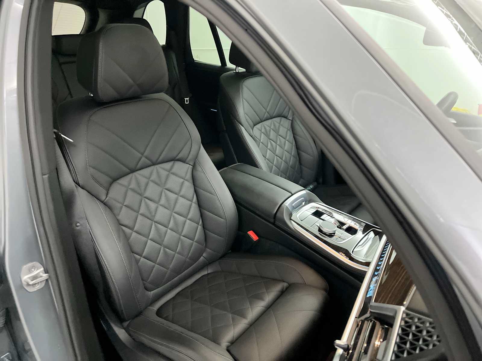 Used 2024 BMW X5 xDrive40i w/ Premium Package AWD/4WD image 32