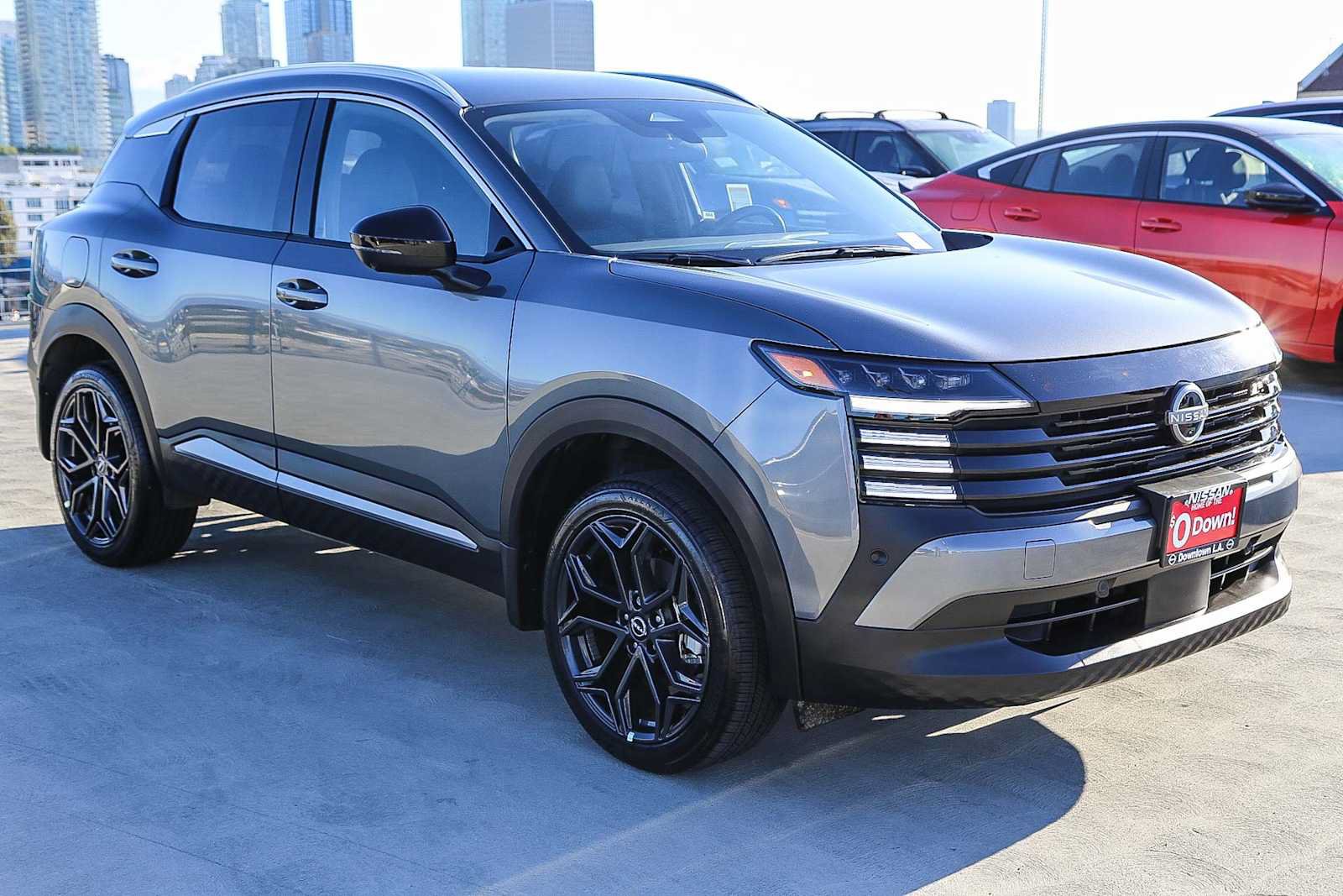 Used 2026 Nissan Kicks SR FWD image 3