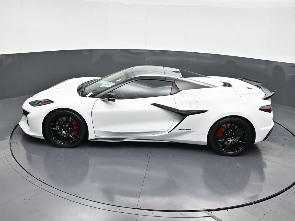 Used 2025 Chevrolet Corvette Z06 image 15