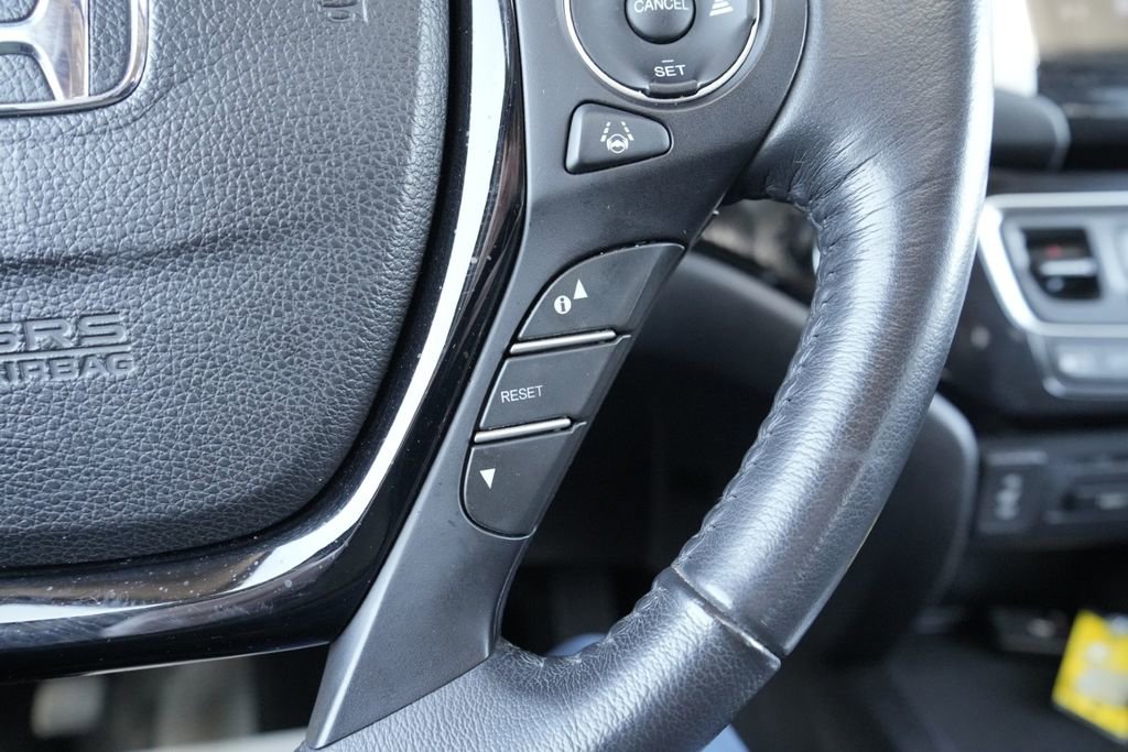 Used 2017 Honda Pilot Touring image 34