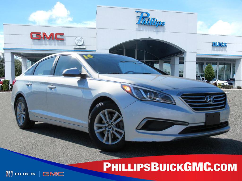 Used 2016 Hyundai Sonata SE image 1