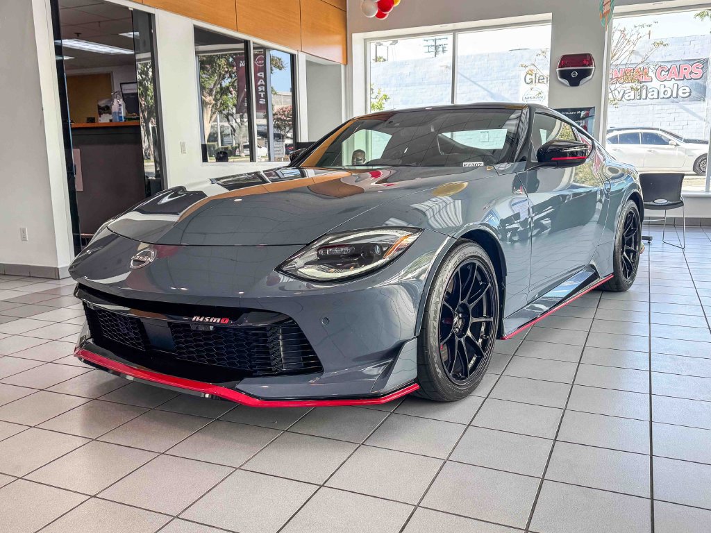 Certified 2024 Nissan Z Performance w/ Floor Mat Package RWD image 3