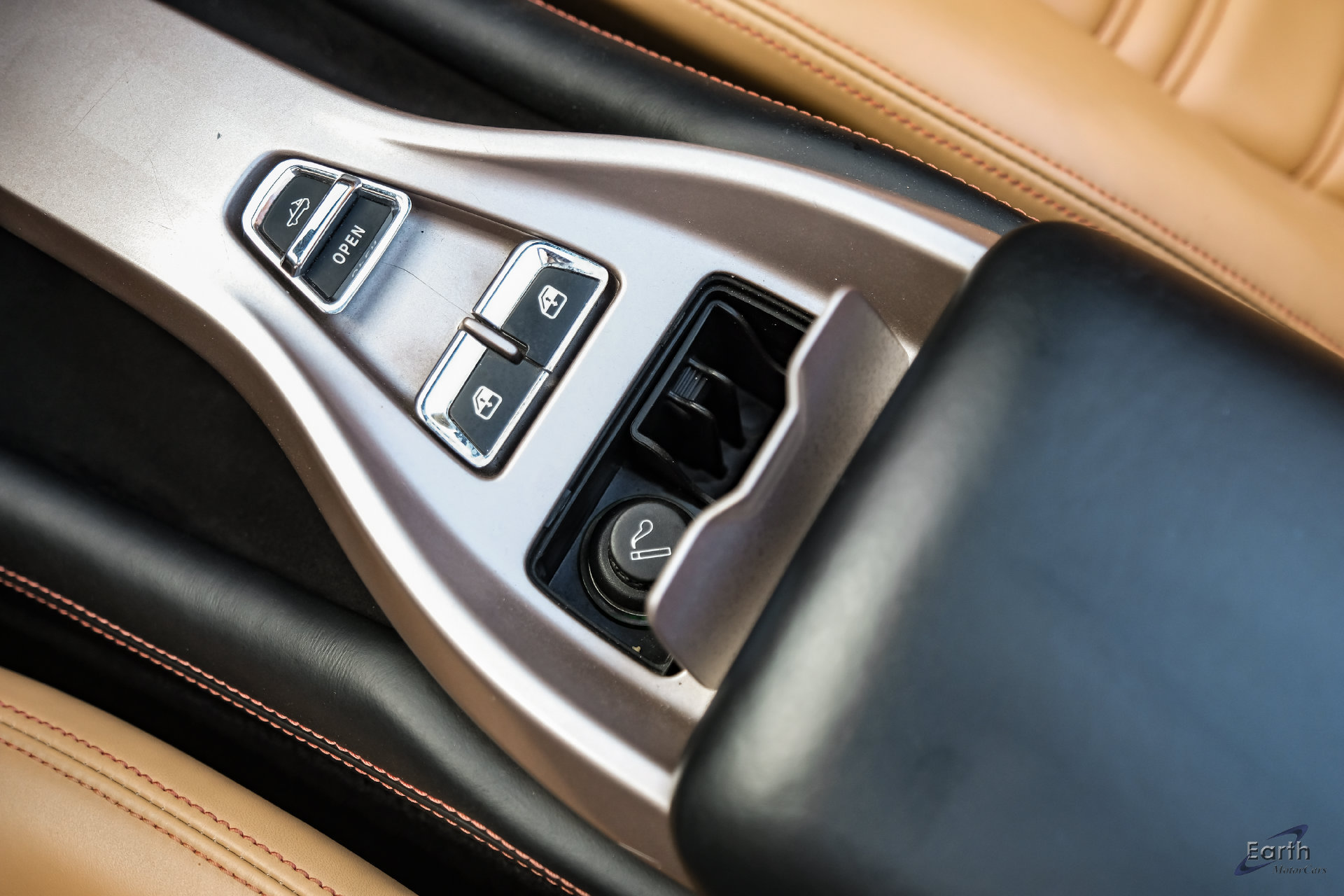 Used 2014 Ferrari California RWD image 69