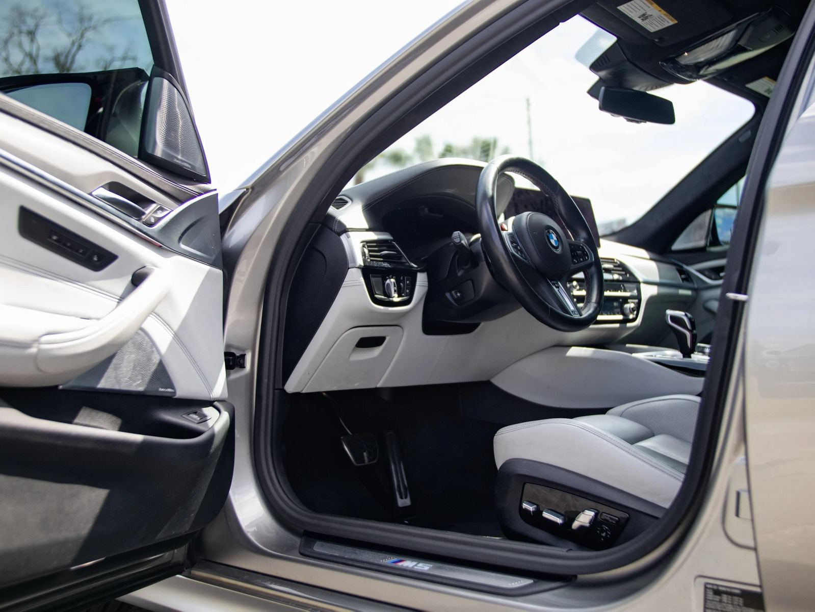 Used 2021 BMW M5 w/ Executive Package AWD/4WD image 24