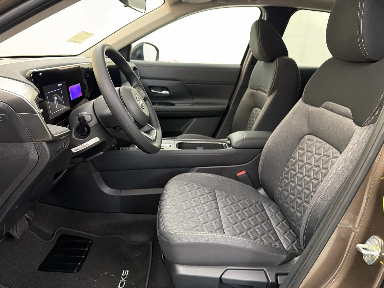 New 2026 Nissan Kicks SV w/ SV Premium Package FWD image 14