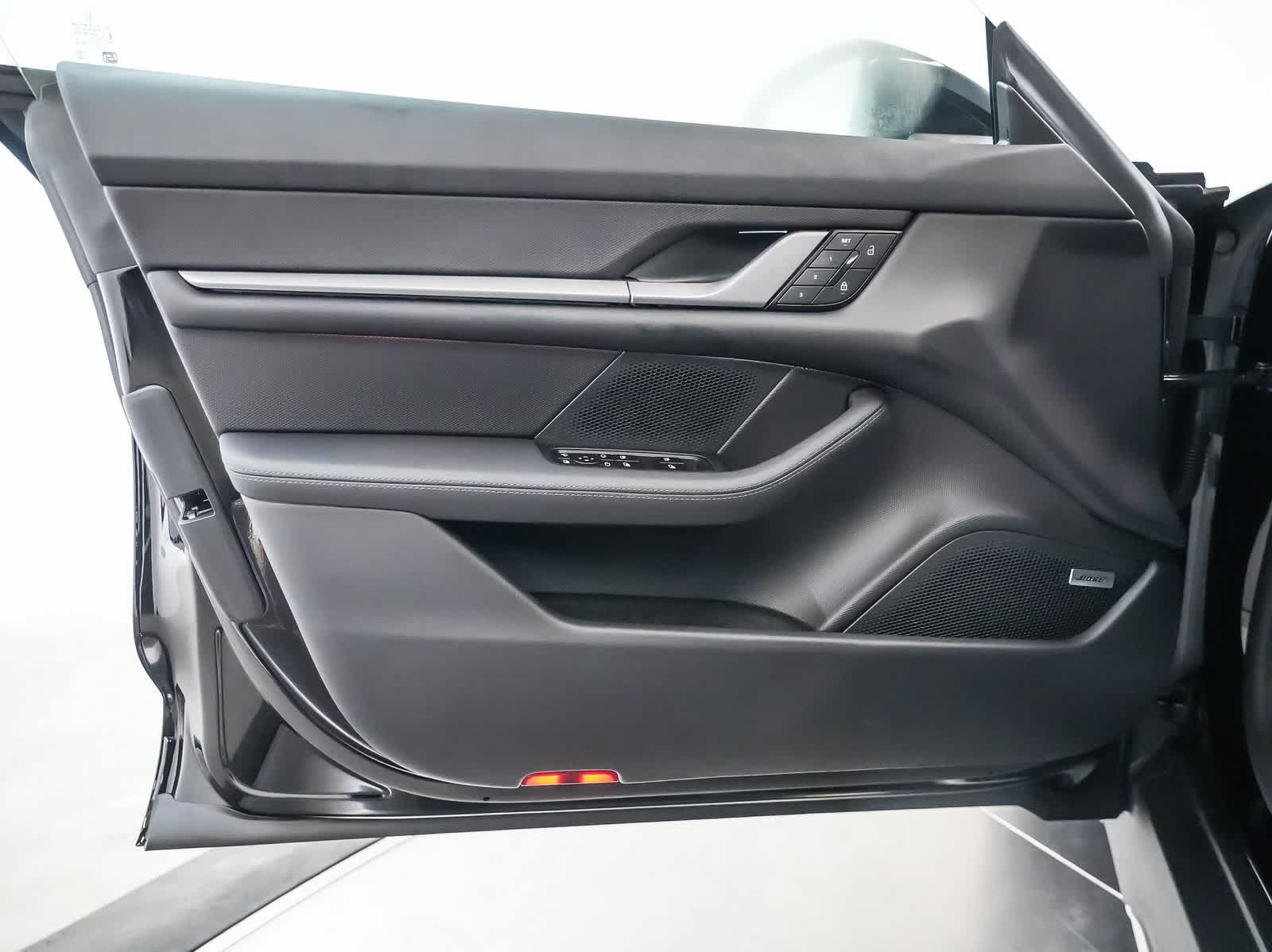 New 2026 Porsche Taycan 4S AWD/4WD image 20