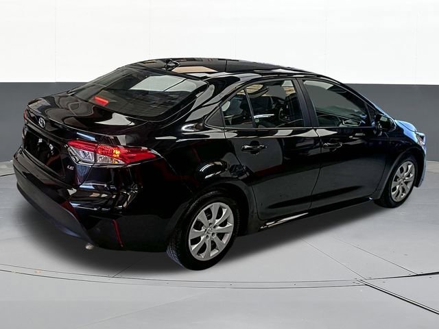 Used 2025 Toyota Corolla LE FWD image 5