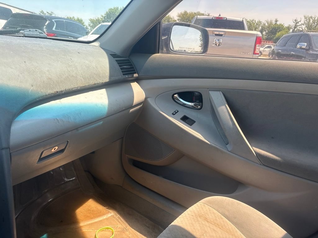 Used 2009 Toyota Camry LE FWD image 8