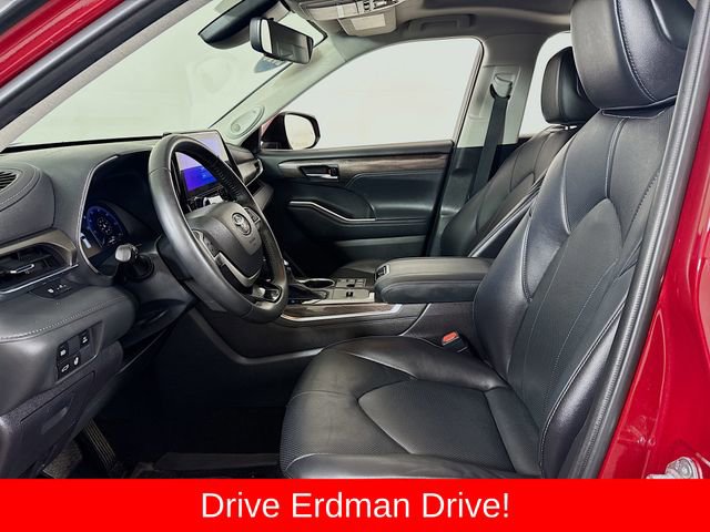Used 2023 Toyota Highlander Limited image 6