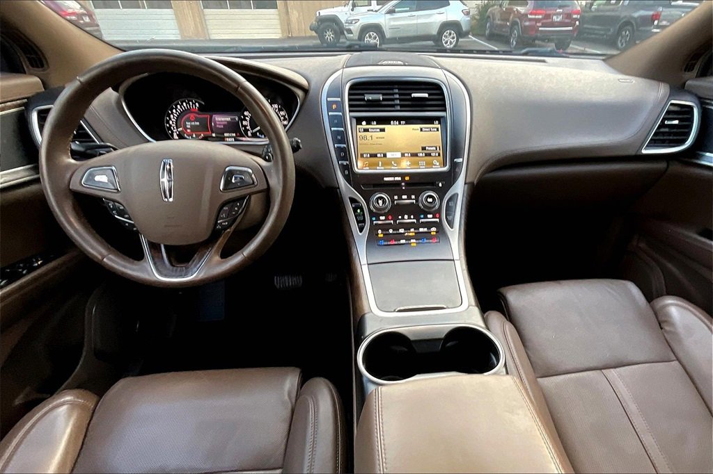 Used 2016 Lincoln MKX Reserve w/ Climate Package image 15