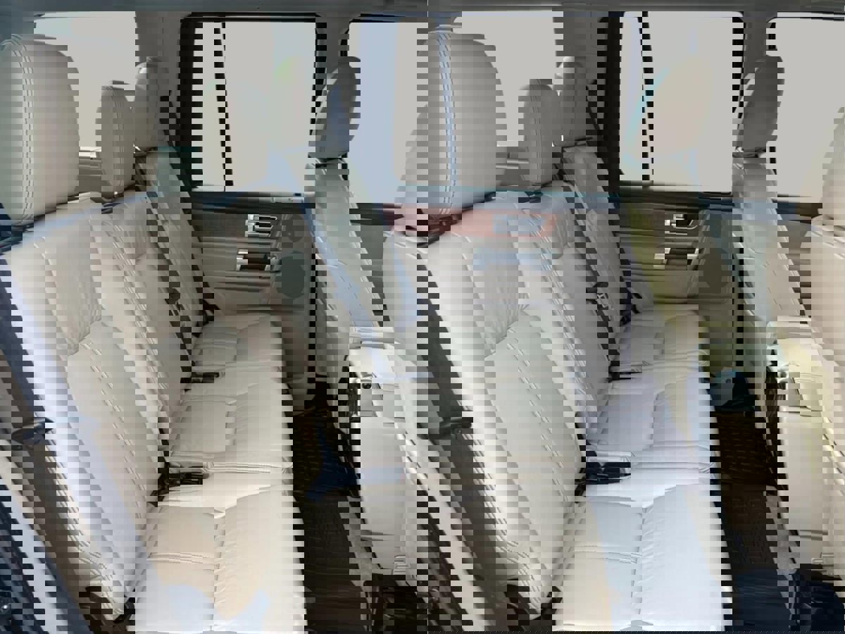 Used 2016 Land Rover LR4 HSE LUX image 21