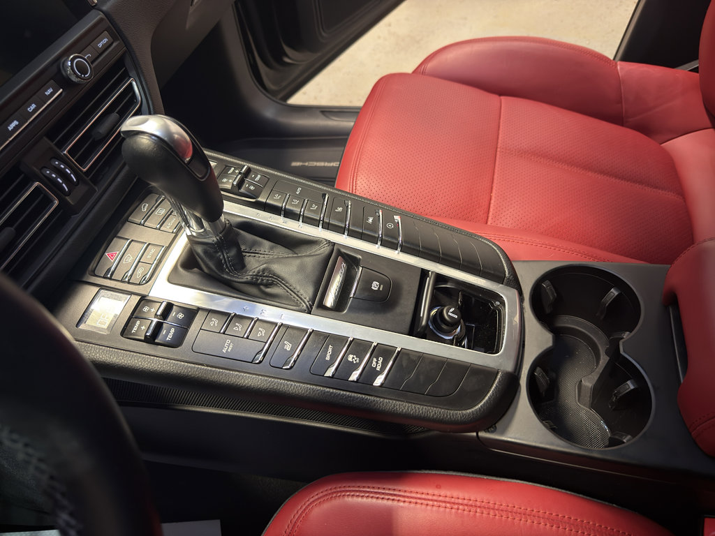 Used 2019 Porsche Macan image 20