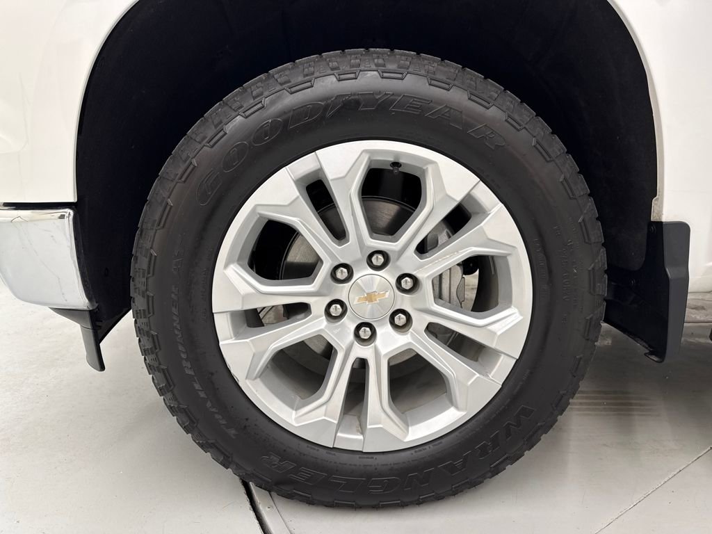 Used 2024 Chevrolet Silverado 1500 LTZ w/ LTZ Premium Package image 9
