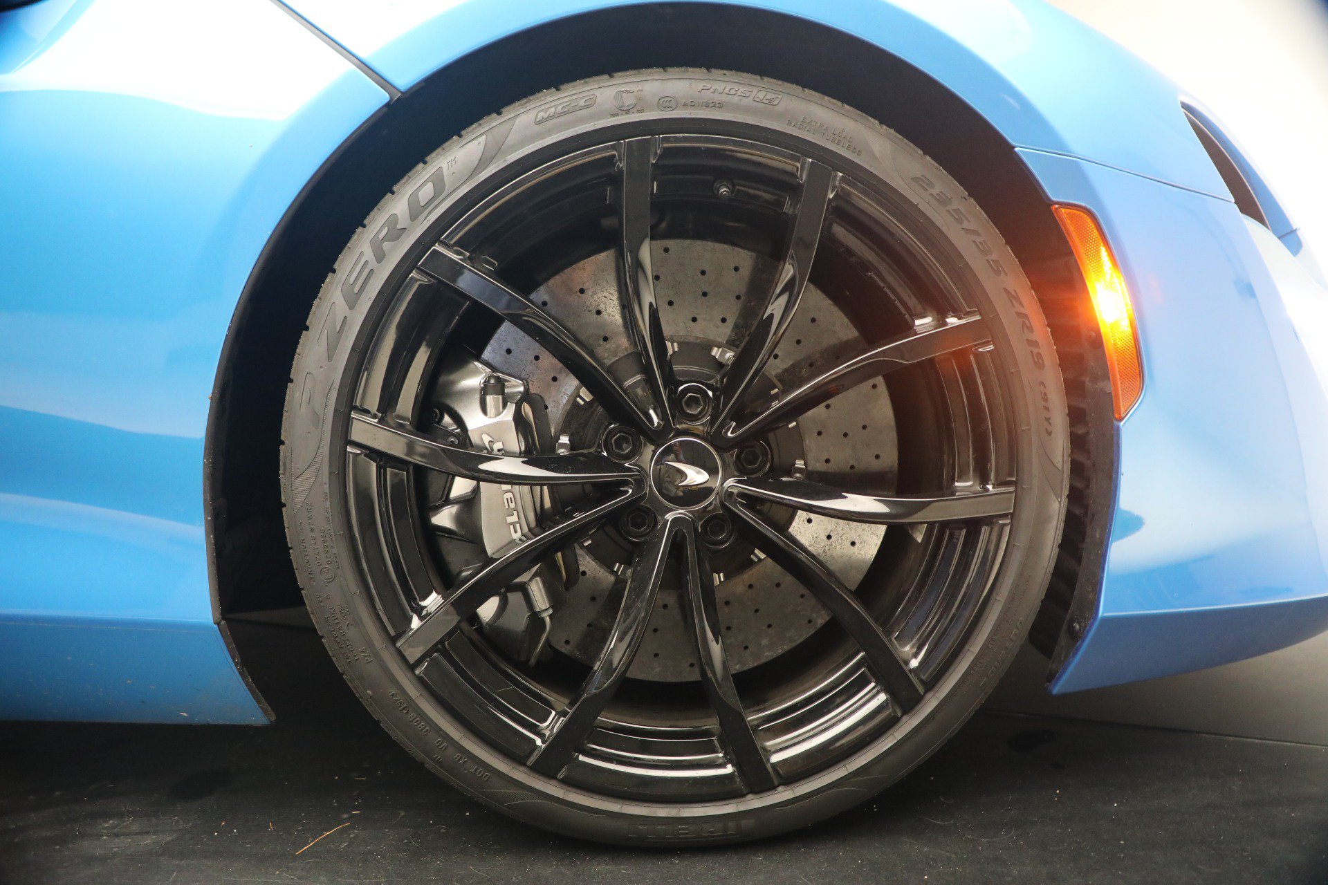 Used 2024 McLaren Artura RWD image 26
