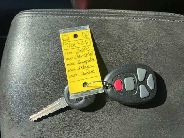 Used 2009 Chevrolet Impala LT w/ Luxury Edition Package image 31