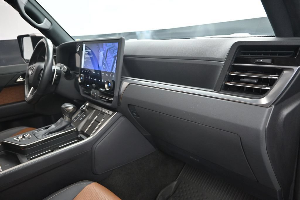 Certified 2024 Lexus GX 550 w/ Accessory Package (31) AWD/4WD image 24