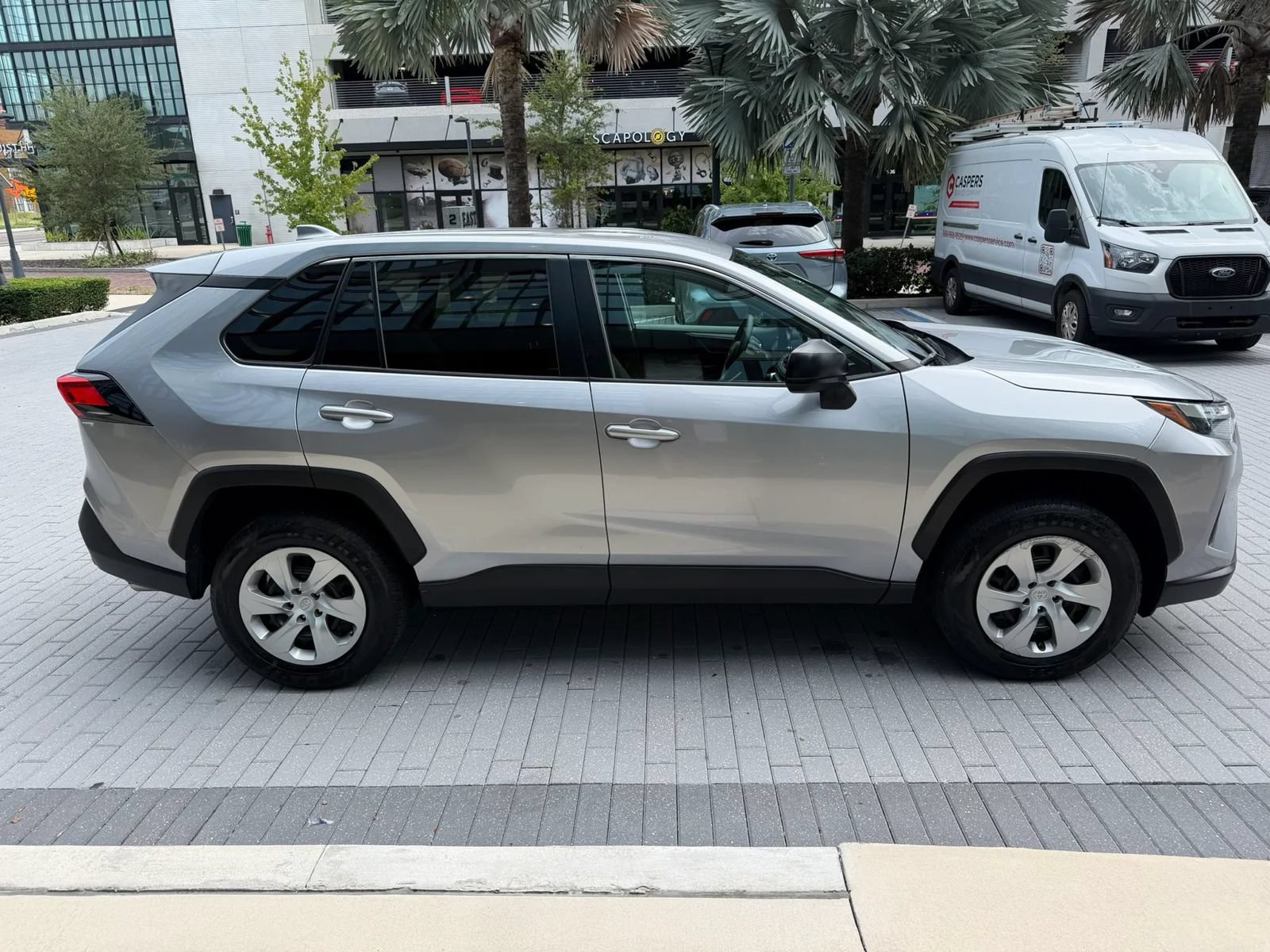 Used 2023 Toyota RAV4 LE FWD image 5