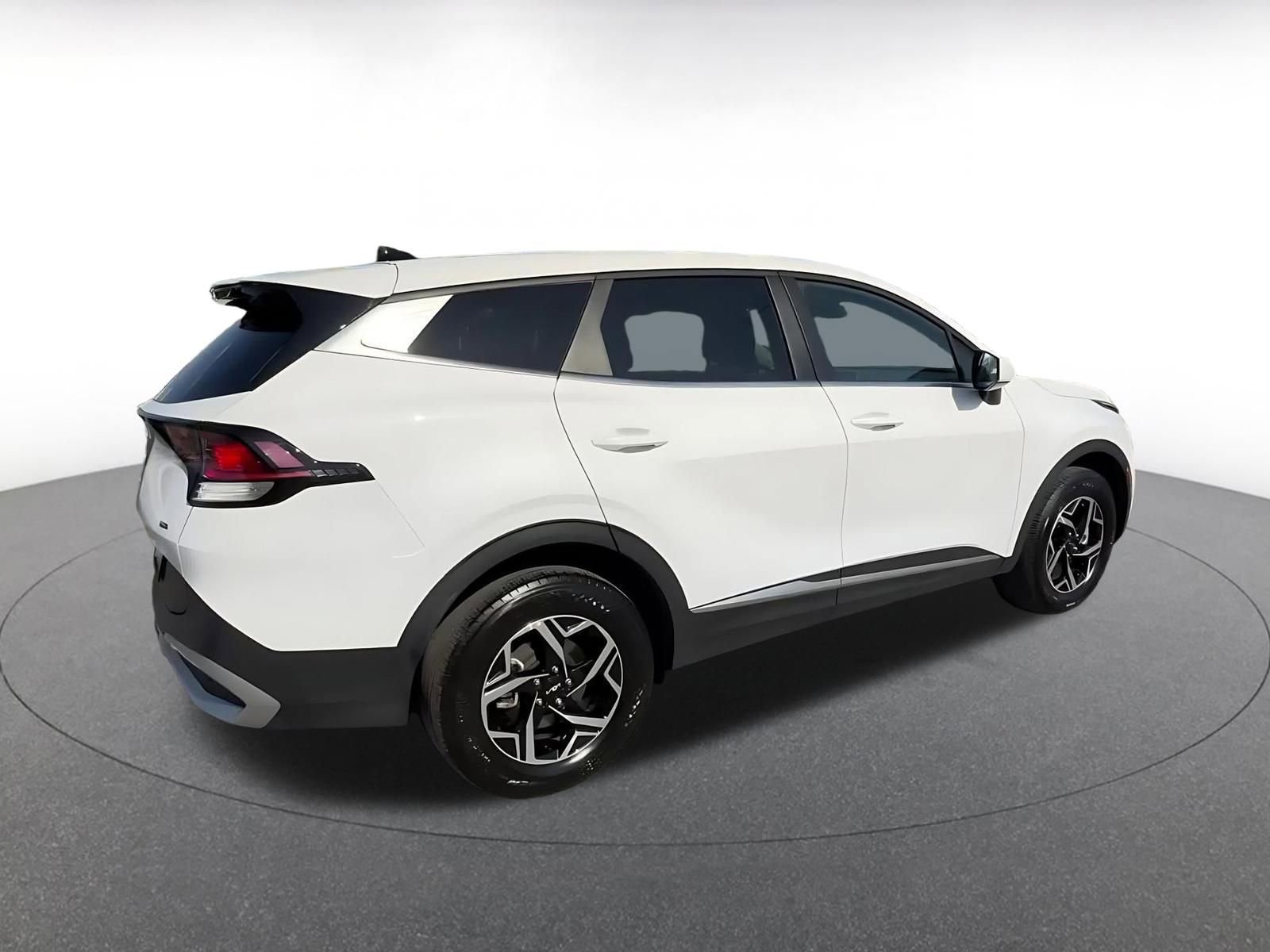 Used 2025 Kia Sportage LX AWD/4WD image 15