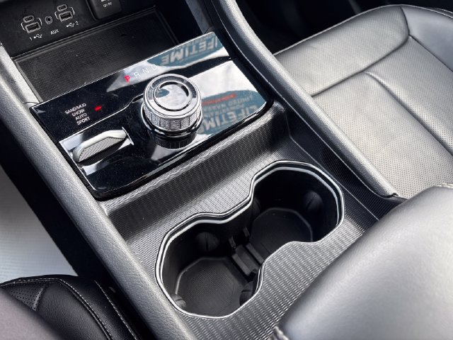 Used 2025 Jeep Grand Cherokee L Limited w/ Luxury Tech Group II AWD/4WD image 19