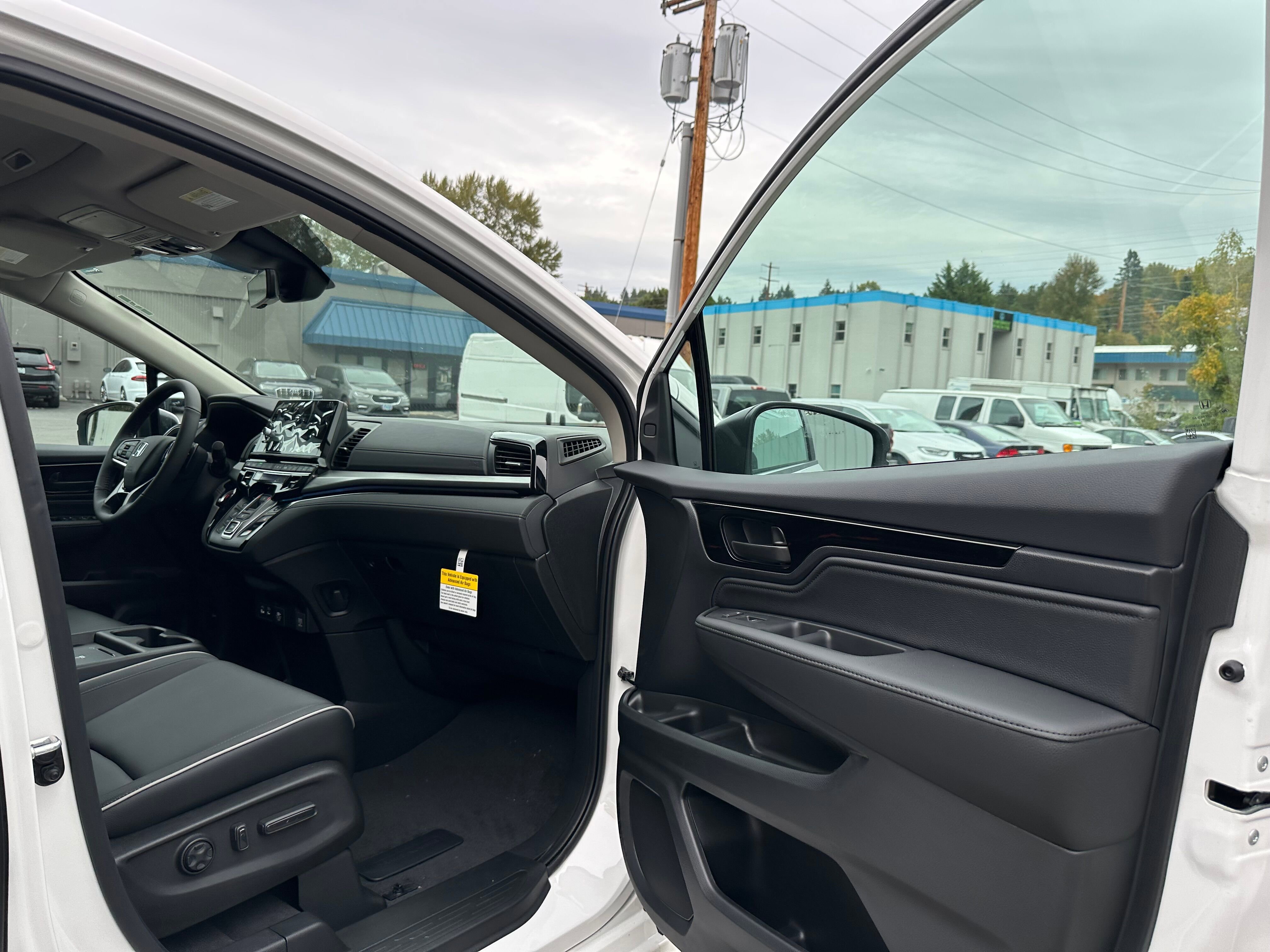 New 2026 Honda Odyssey Touring image 11