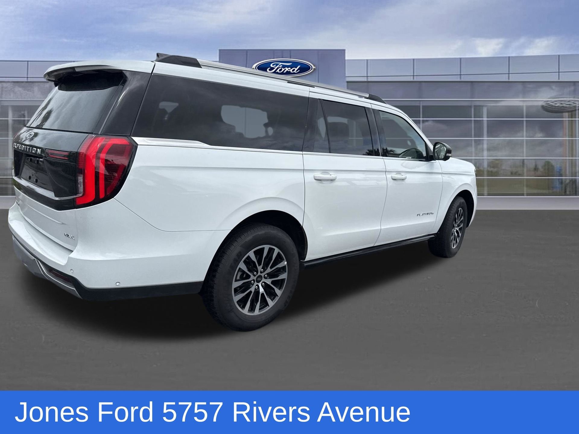 Used 2025 Ford Expedition Max Platinum image 3