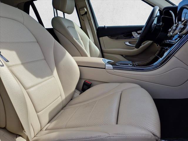 Used 2022 Mercedes-Benz GLC 300 image 24