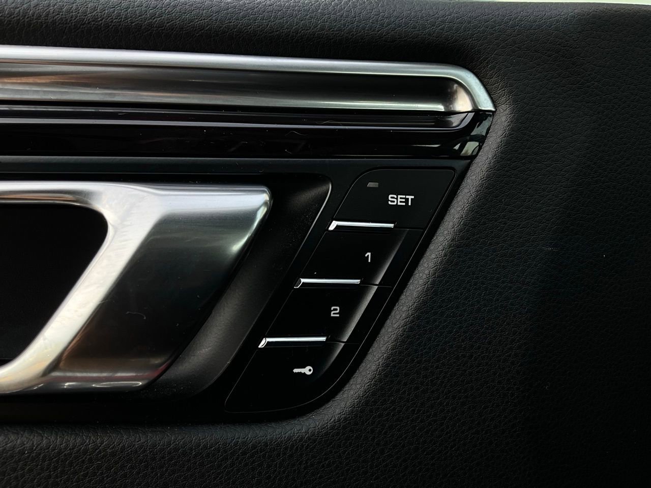 Used 2022 Porsche Macan S image 23