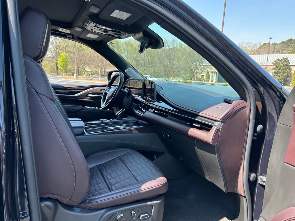 Used 2023 Cadillac Escalade ESV Sport Platinum w/ LPO, ONYX Package image 44