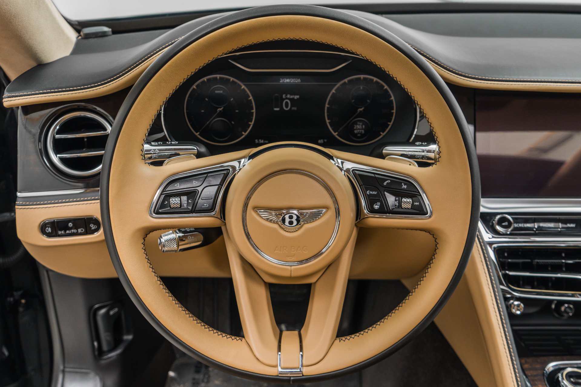 Used 2023 Bentley Flying Spur Plug-In Hybrid image 15