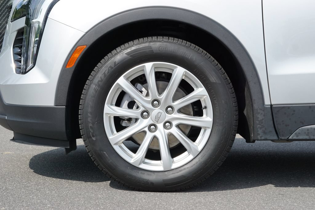 Used 2022 Cadillac XT4 Luxury w/ Cold Weather Package FWD image 12