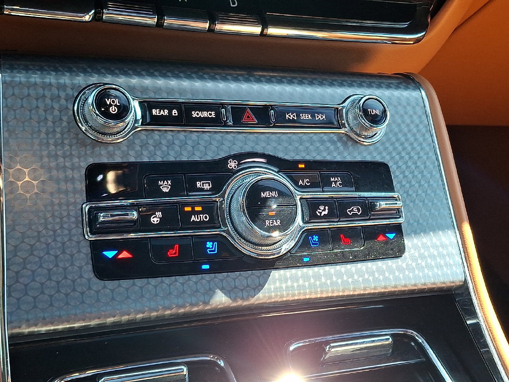 Certified 2023 Lincoln Aviator Black Label w/ Dynamic Handling Package AWD/4WD image 18