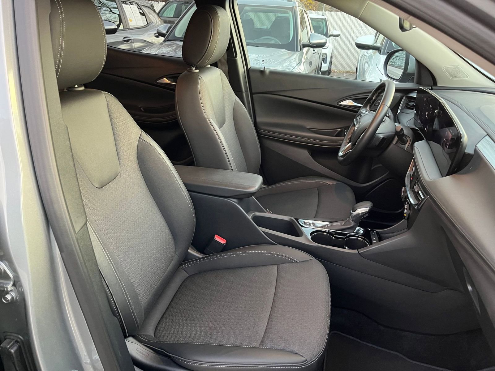 Used 2025 Buick Encore GX Preferred image 35