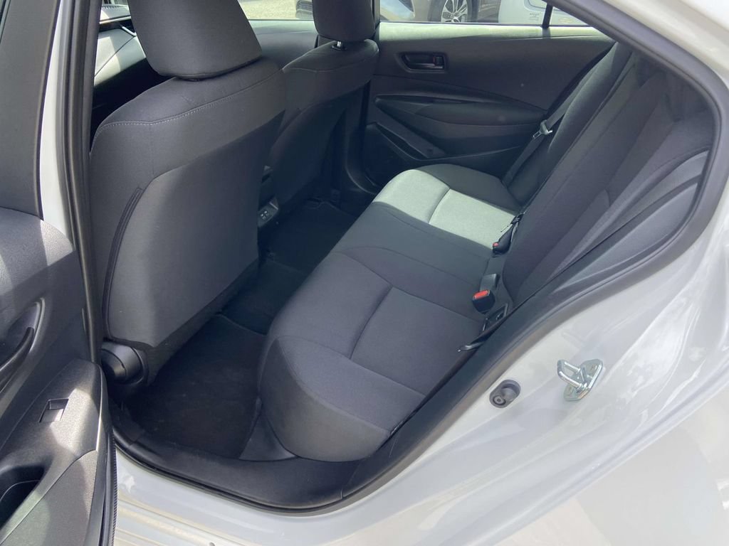 Used 2025 Toyota Corolla LE FWD image 17