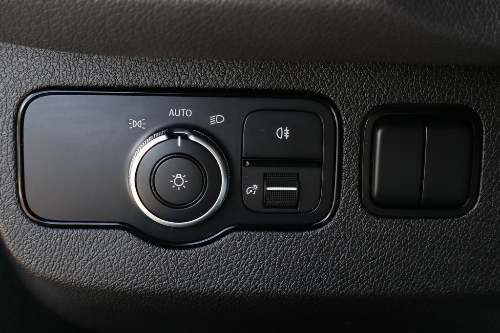 Used 2021 Mercedes-Benz Sprinter 3500 image 24