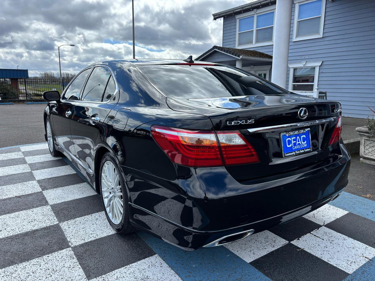 Used 2010 Lexus LS 460 Luxury RWD image 3