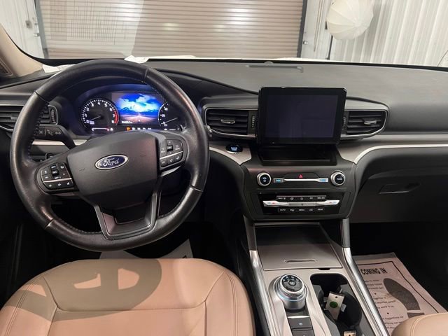 Used 2020 Ford Explorer XLT w/ Equipment Group 202A image 17
