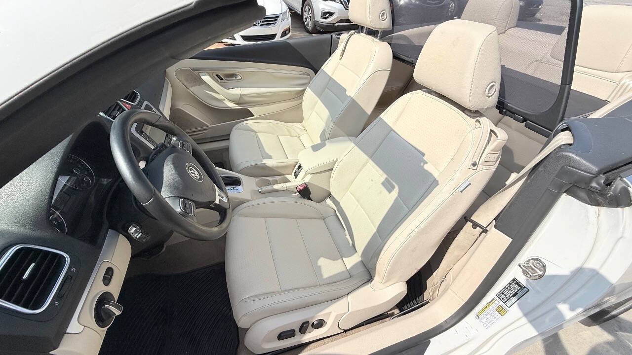 Used 2012 Volkswagen Eos Komfort FWD image 38