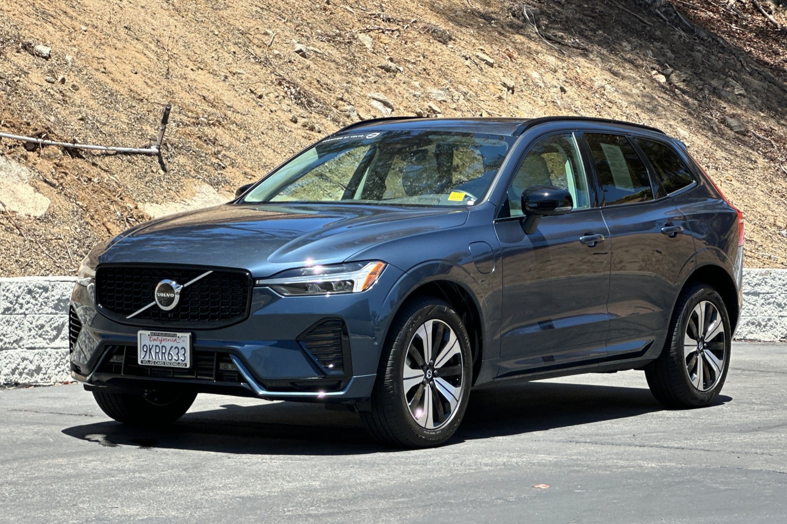 Certified 2024 Volvo XC60 T8 Plus w/ Protection Package Premier AWD/4WD image 9