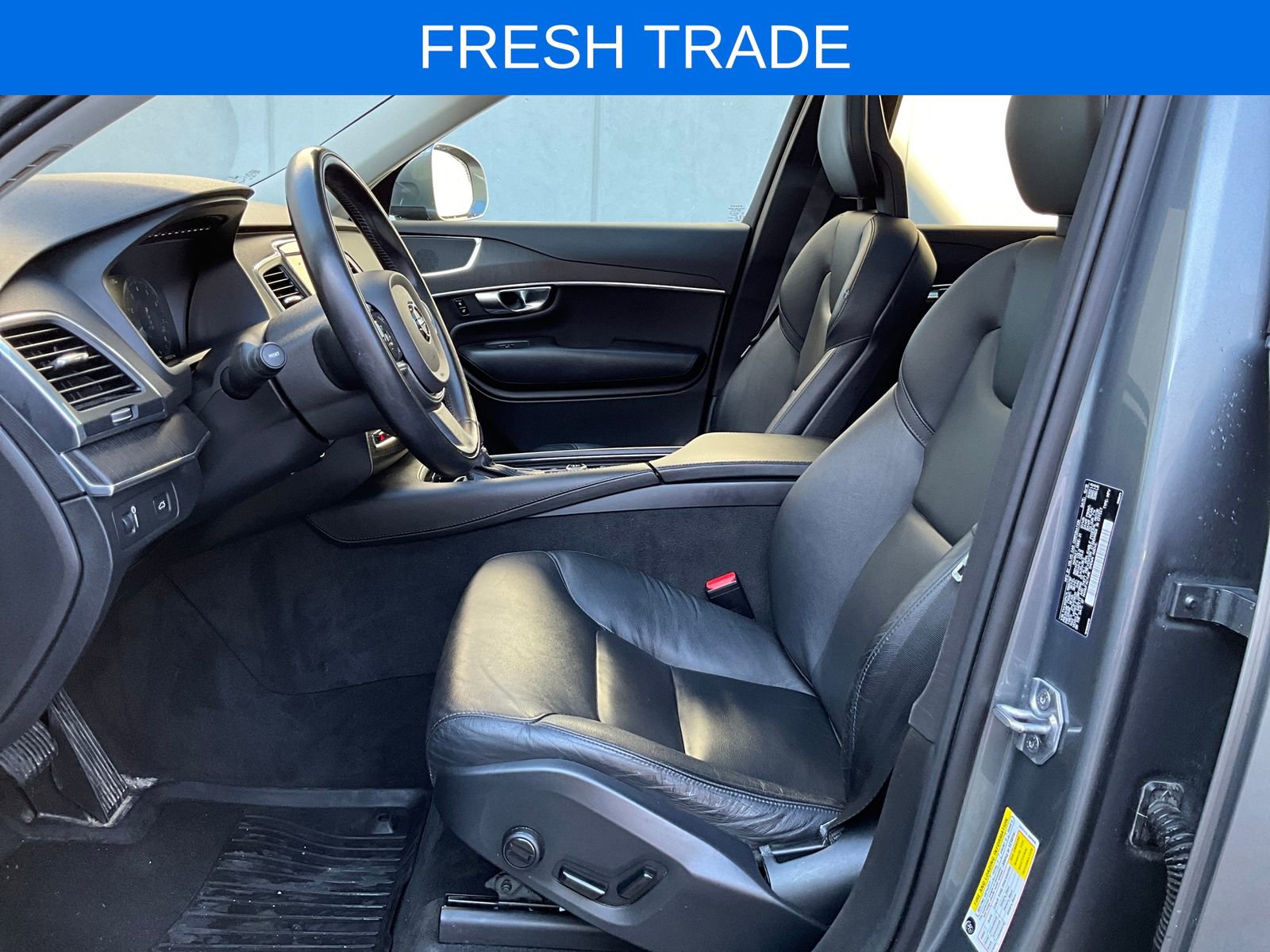 Used 2020 Volvo XC90 T5 Momentum w/ Protection Package Premier image 9