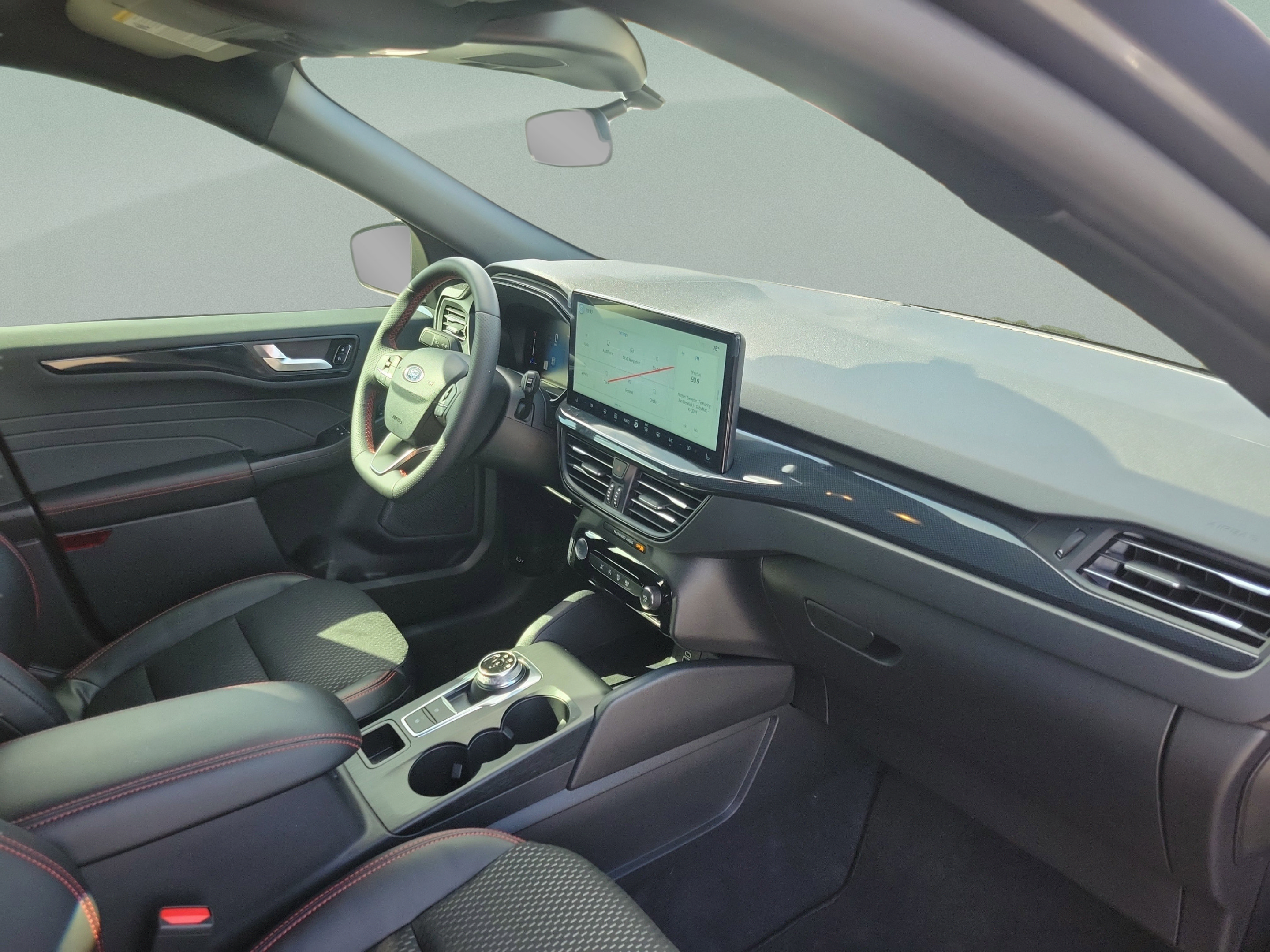 New 2026 Ford Escape ST-Line w/ Tech Pack #1 FWD image 31