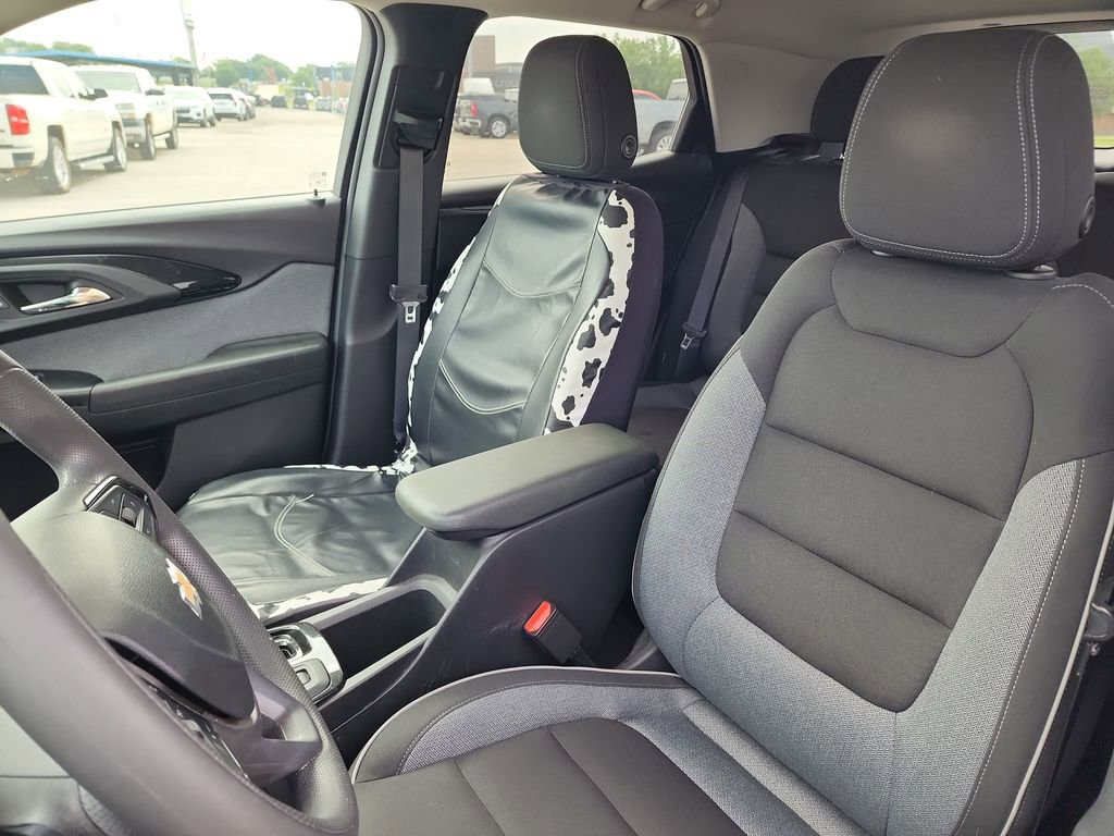 Used 2023 Chevrolet TrailBlazer LT FWD image 11