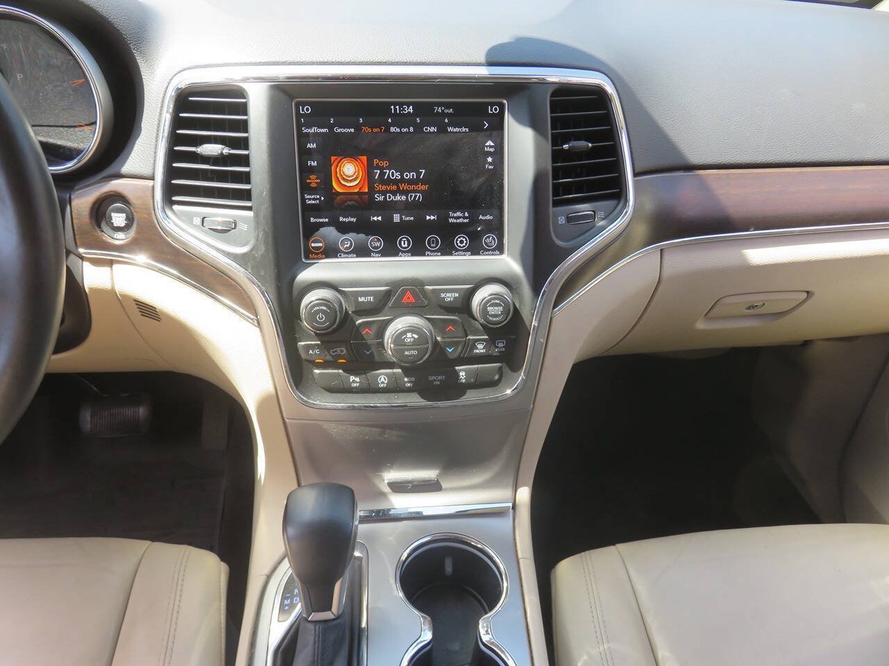 Used 2018 Jeep Grand Cherokee Limited AWD/4WD image 16