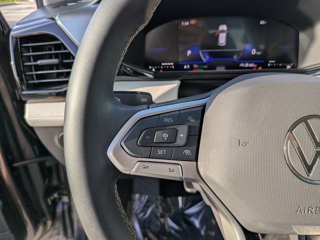 Certified 2025 Volkswagen Taos S FWD image 25