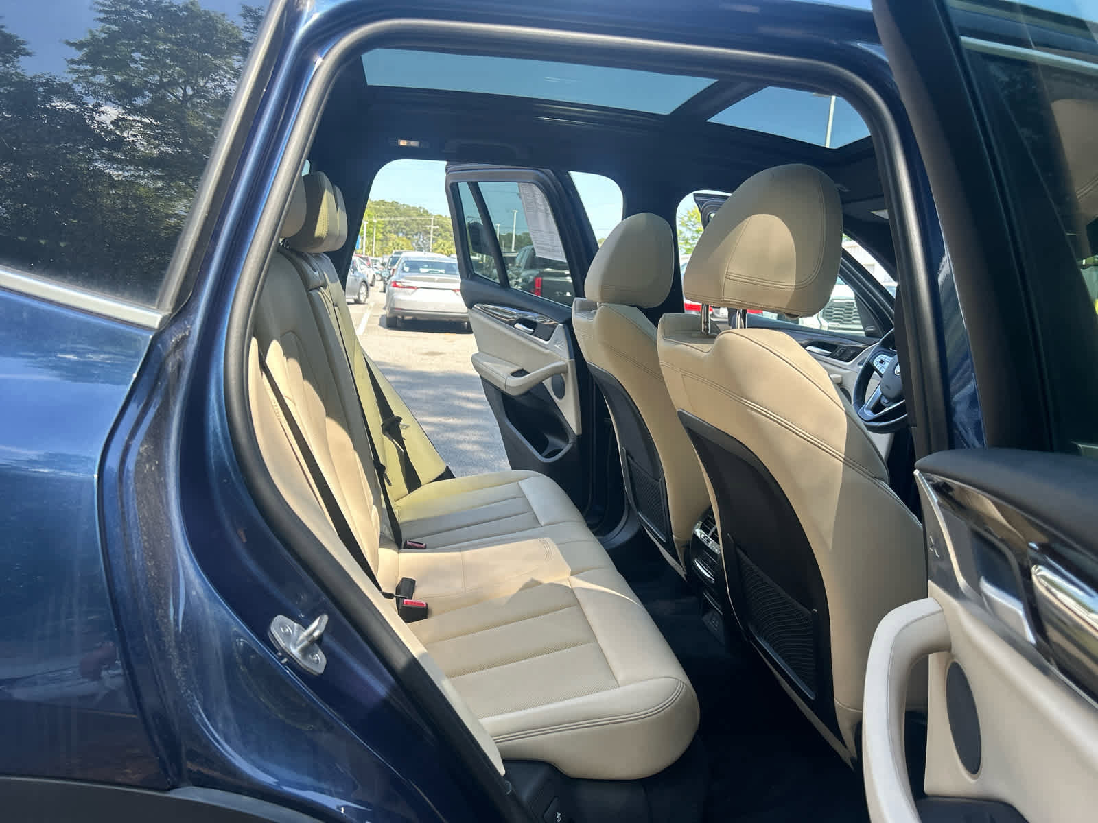 Used 2023 BMW X3 xDrive30i w/ Premium Package image 11