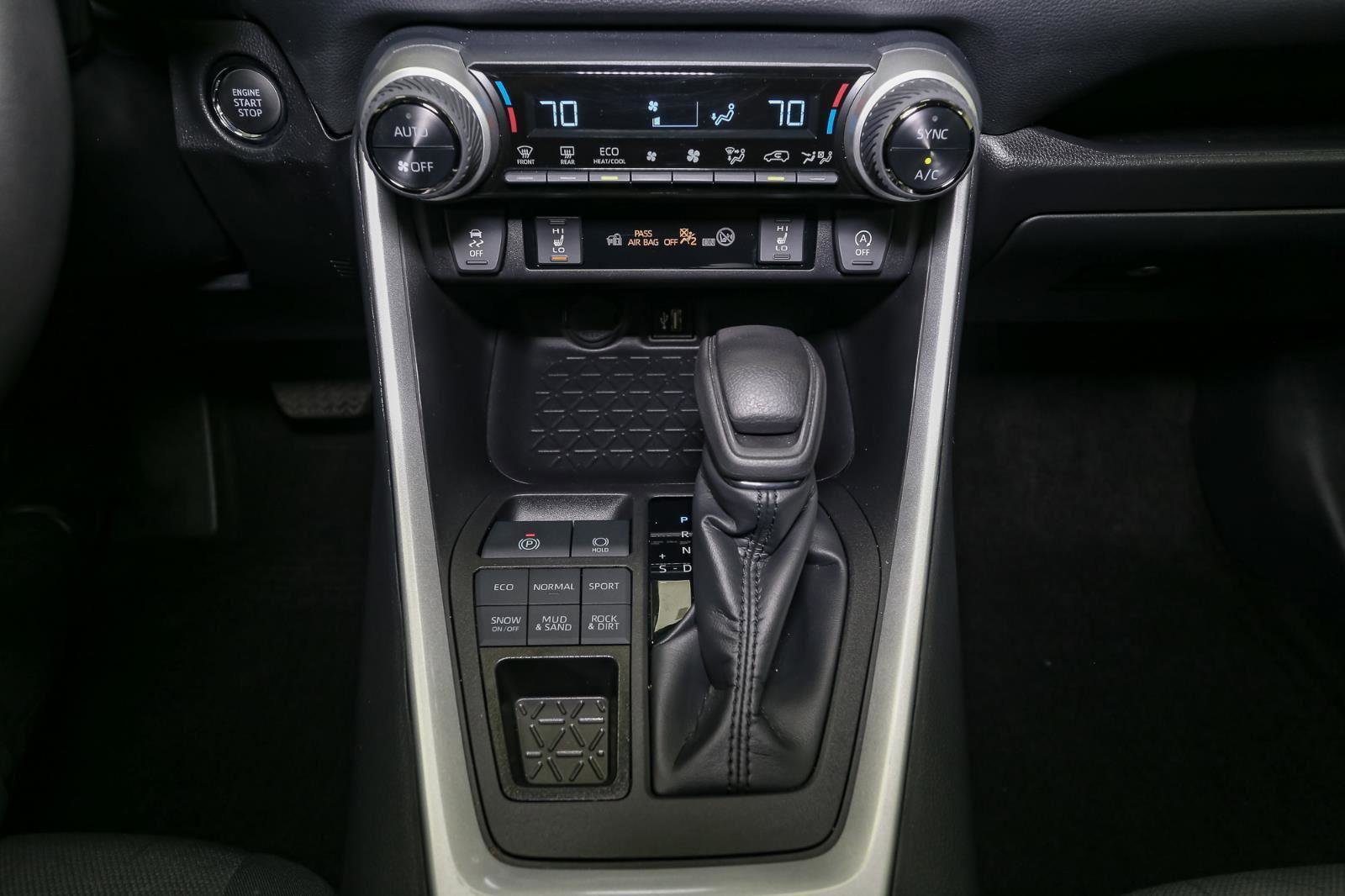 Used 2024 Toyota RAV4 XLE w/ Convenience Package image 30