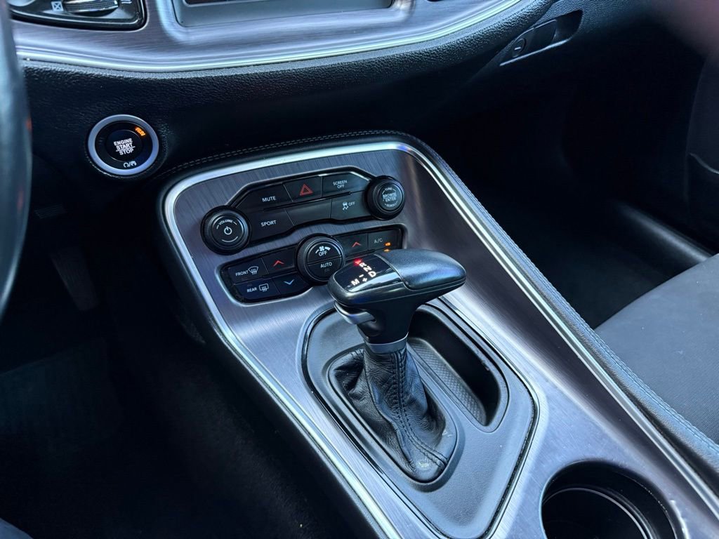 Used 2018 Dodge Challenger SXT image 21