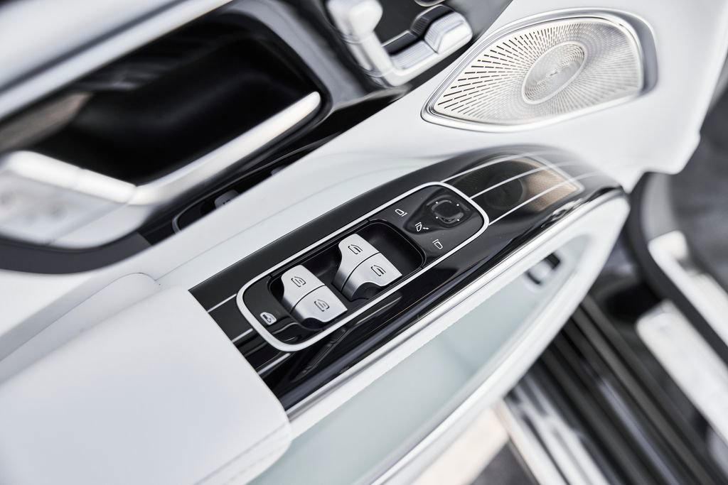 Used 2024 Mercedes-Benz Maybach EQS 680 4MATIC image 36