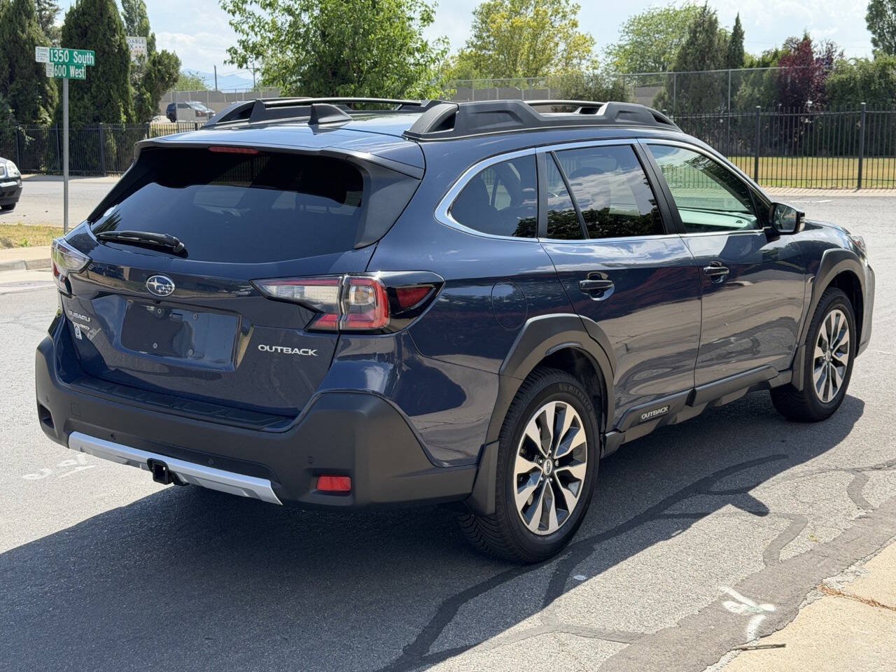 Used 2023 Subaru Outback Limited AWD/4WD image 6