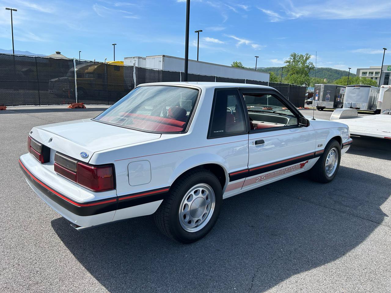 Used 1989 Ford Mustang LX RWD image 3